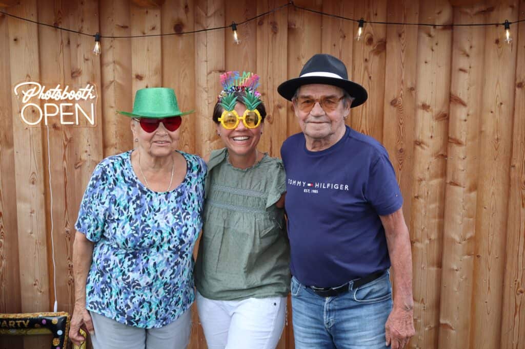 Fotobox fotospiegel gartenparty familie
