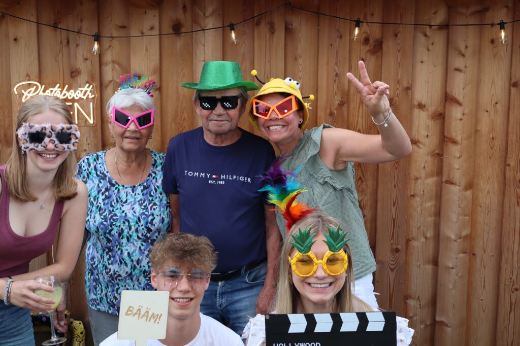 Fotobox fotospiegel gartenparty familie