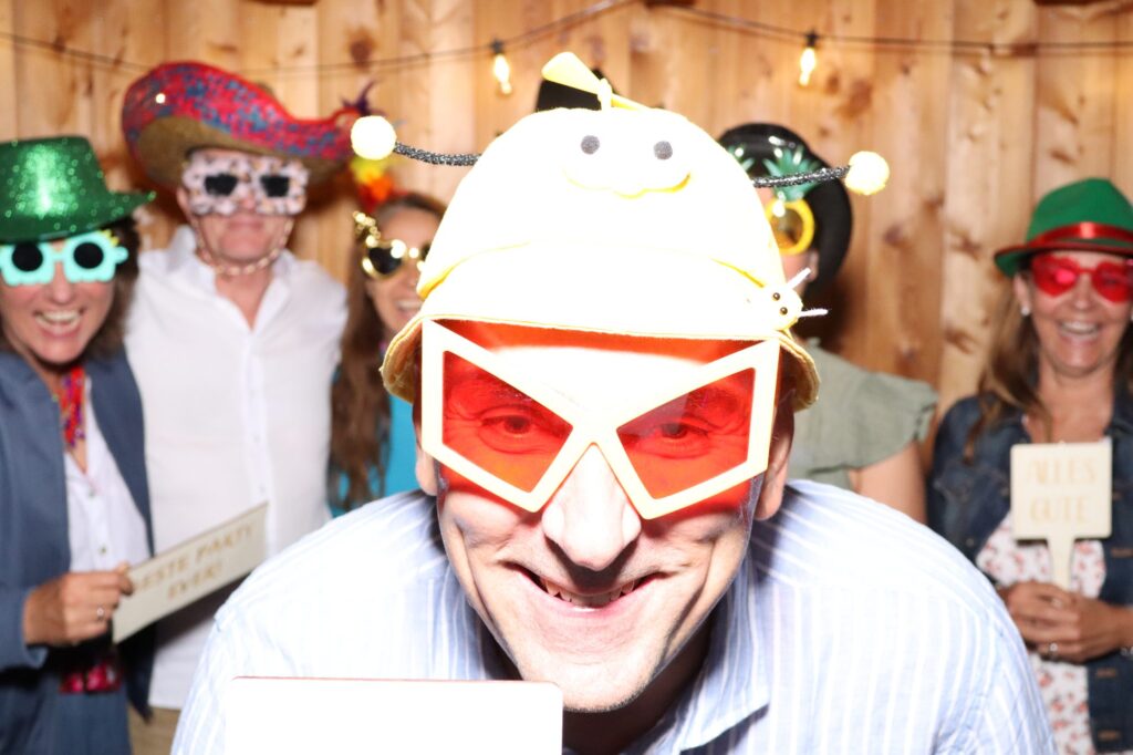 Fotobox fotospiegel gartenparty freunde